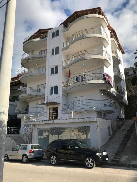 L.T. Noar'S Apartment Sarandë Buitenkant foto